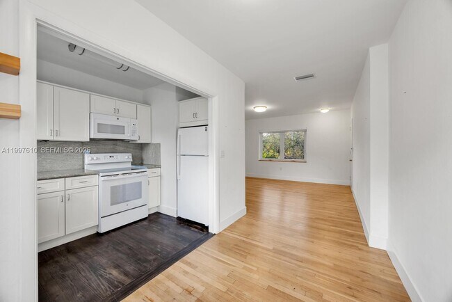 Foto del edificio - 5510 SW 76th St
