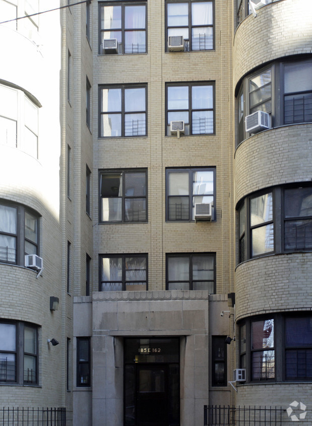 Foto del edificio - 185 E 162nd St