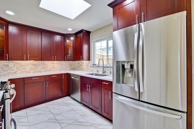 Building Photo - Turnkey Home with Natural Light & Upgrades...