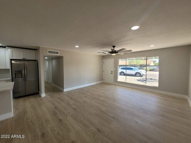 Foto del edificio - 8620 E Holly St