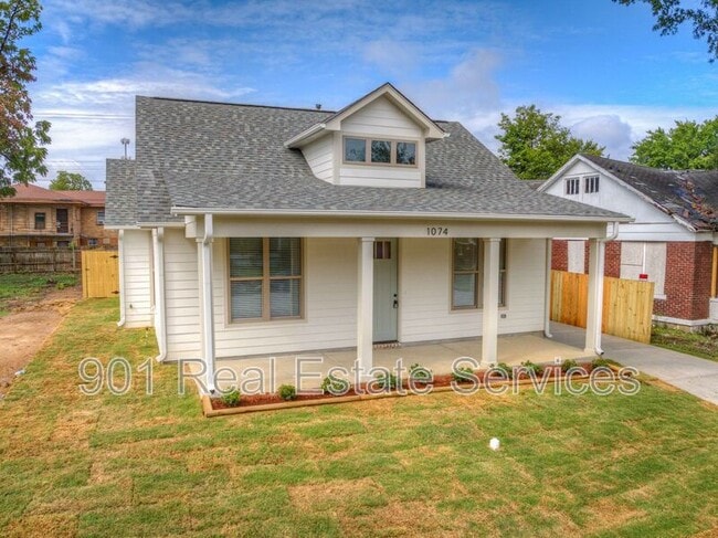 Building Photo - 1074 Faxon Ave