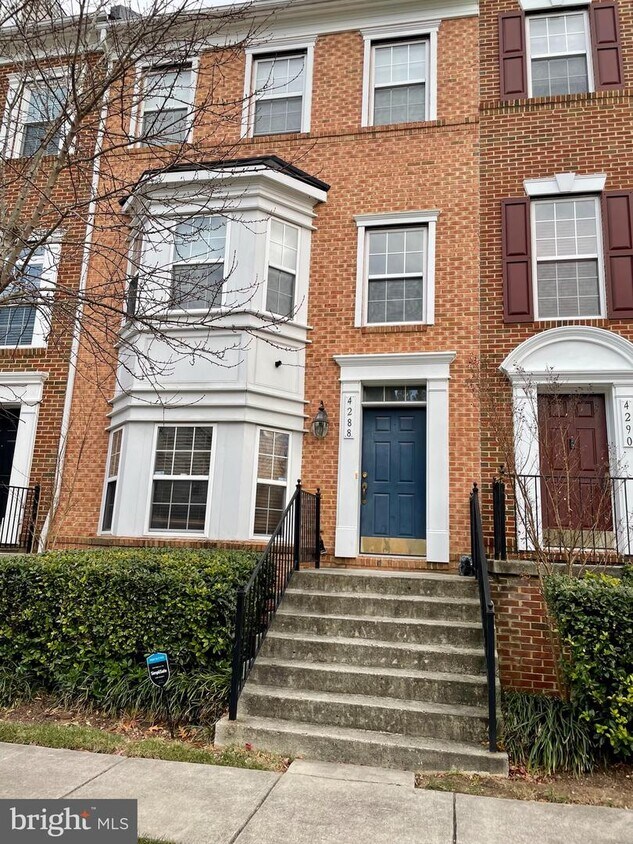 4288 Talmadge Cir, Camp Springs, MD 20746 Townhome Rentals in Camp