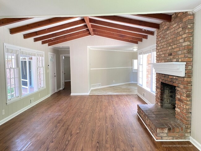 Building Photo - Charming 4 Bd / 2 Bath in College Park **R...