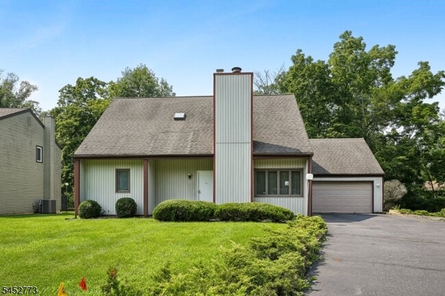 Building Photo - 4 Arbor Ct