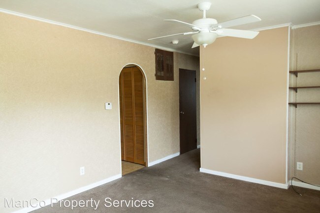 Building Photo - 3 br, 1 bath House - 4831 Live Oak Dr