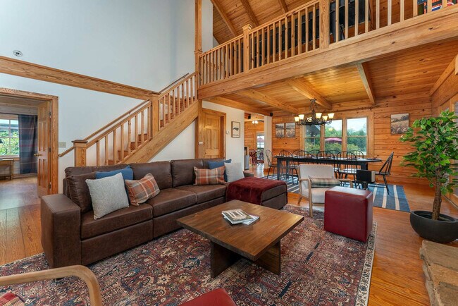 Foto del edificio - 2224 Brevard Rd