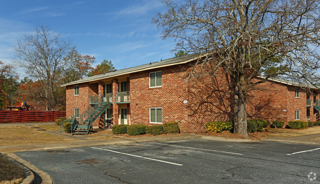 Building Photo - Aumond Villa