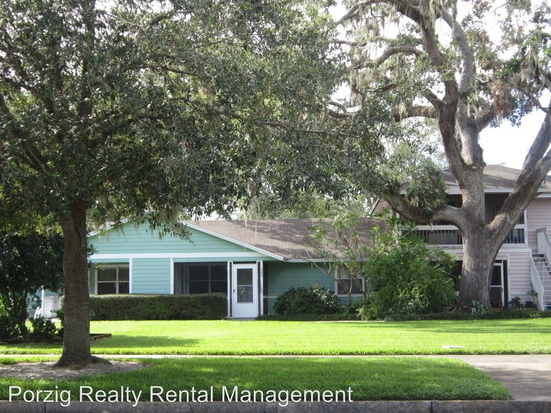 Primary Photo - 2 br, 2 bath House - 408 S. Oak Ave.