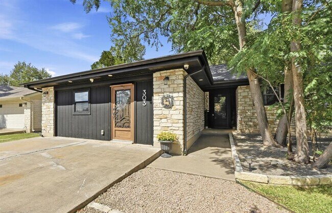 Foto del edificio - 303 Pin Oak Dr