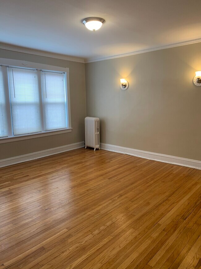 Foto del edificio - 2652 E 74th St