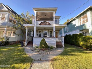 Building Photo - 864 Myrtle Ave