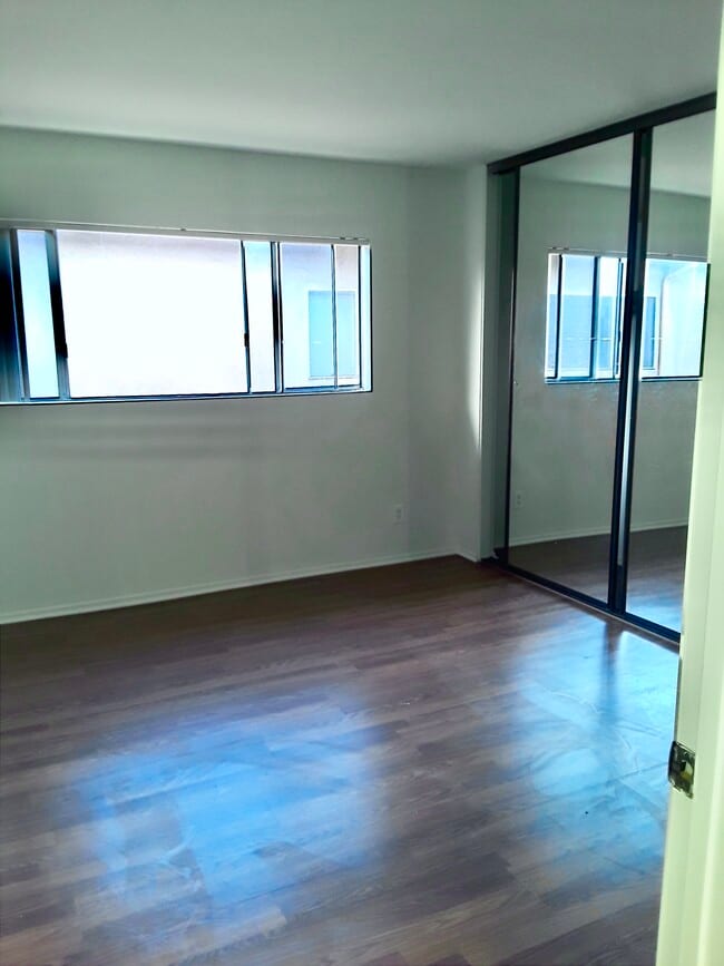 Building Photo - 4148 Whitsett Ave