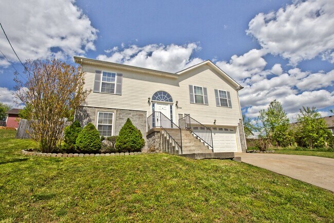 Foto del edificio - MOVE-IN READY RENTAL!