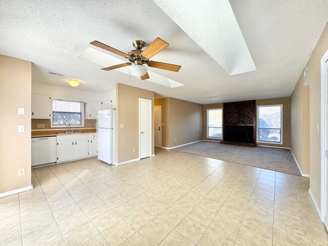 Building Photo - Holden Village Townhome Available - Newly Renovated