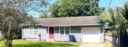 Building Photo - 1105 N Arcola St