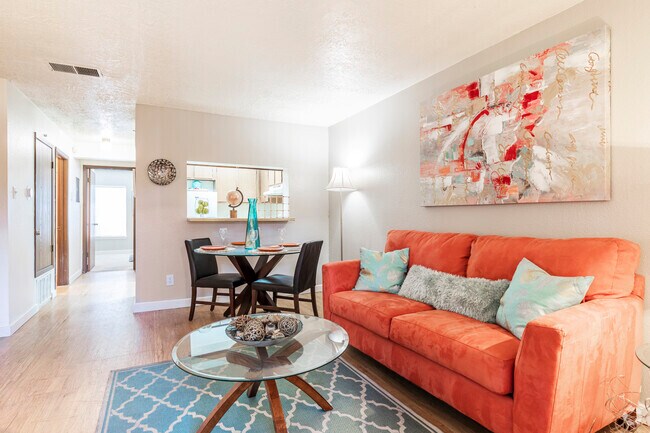 1HAB, 1BA - 640 ft² - Candlelight Square