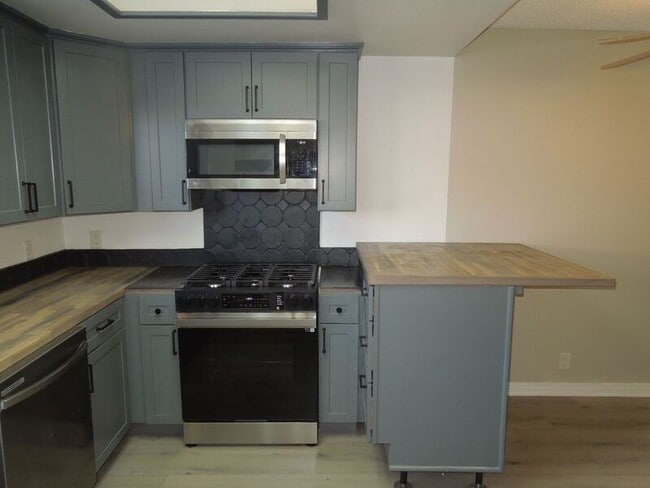 Building Photo - 28748 Calle Del Lago