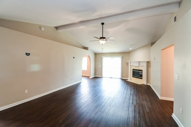 Foto del edificio - 8217 Glasgow Ct