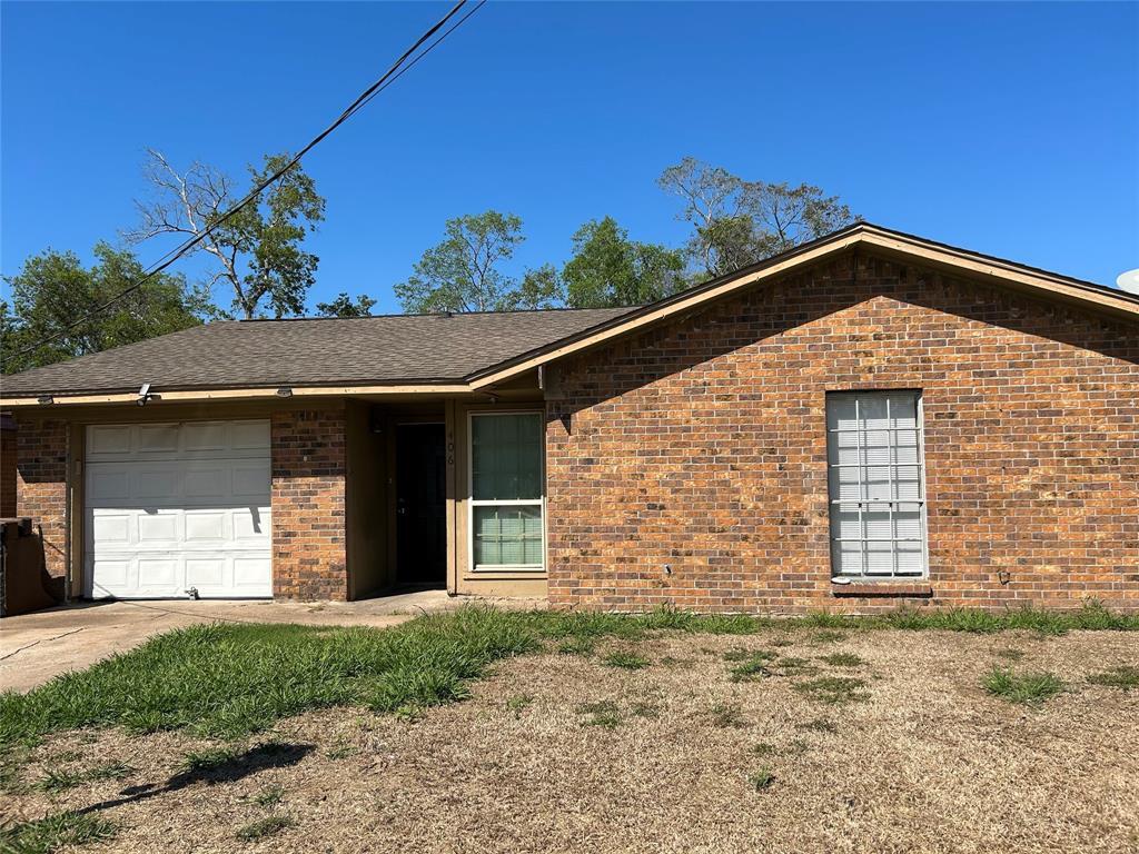 406 Cypress Dr, Crosby, TX 77532