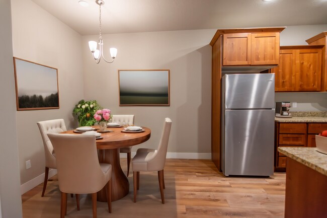 Foto del edificio - Bottom-Floor 3-Bed / 2-Bath Condo – The Vi...