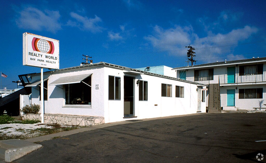 Building Photo - Pacifica Properties