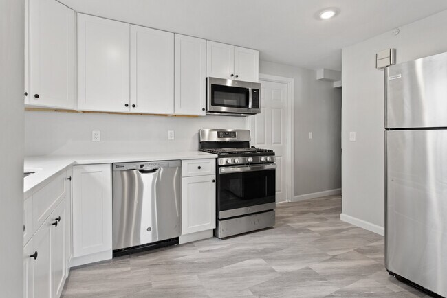 Building Photo - 3 Sagamore Ave