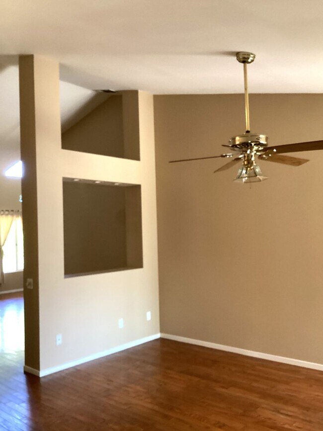 Foto del edificio - Centrally Located Home in Kitty Hawk