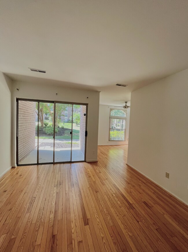 8304 Tobin Rd Unit 11, Annandale, VA 22003 Condo for Rent in Annandale, VA