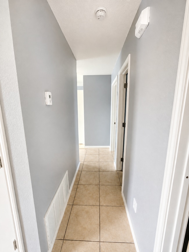 Building Photo - 1704 Spring Rose Cir