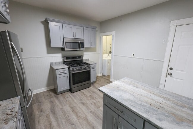 Foto del edificio - 82 Fuller St