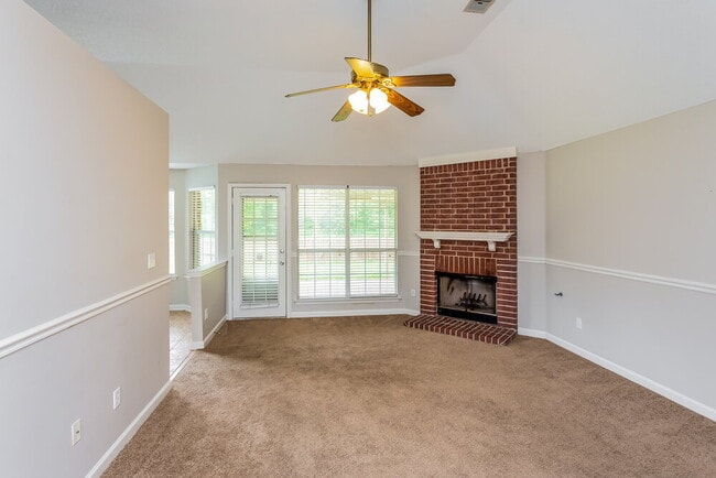 Building Photo - 7141 Creekside Dr