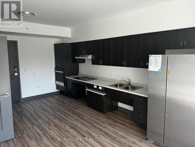 Photo du bâtiment - 22645 Adelaide Rd