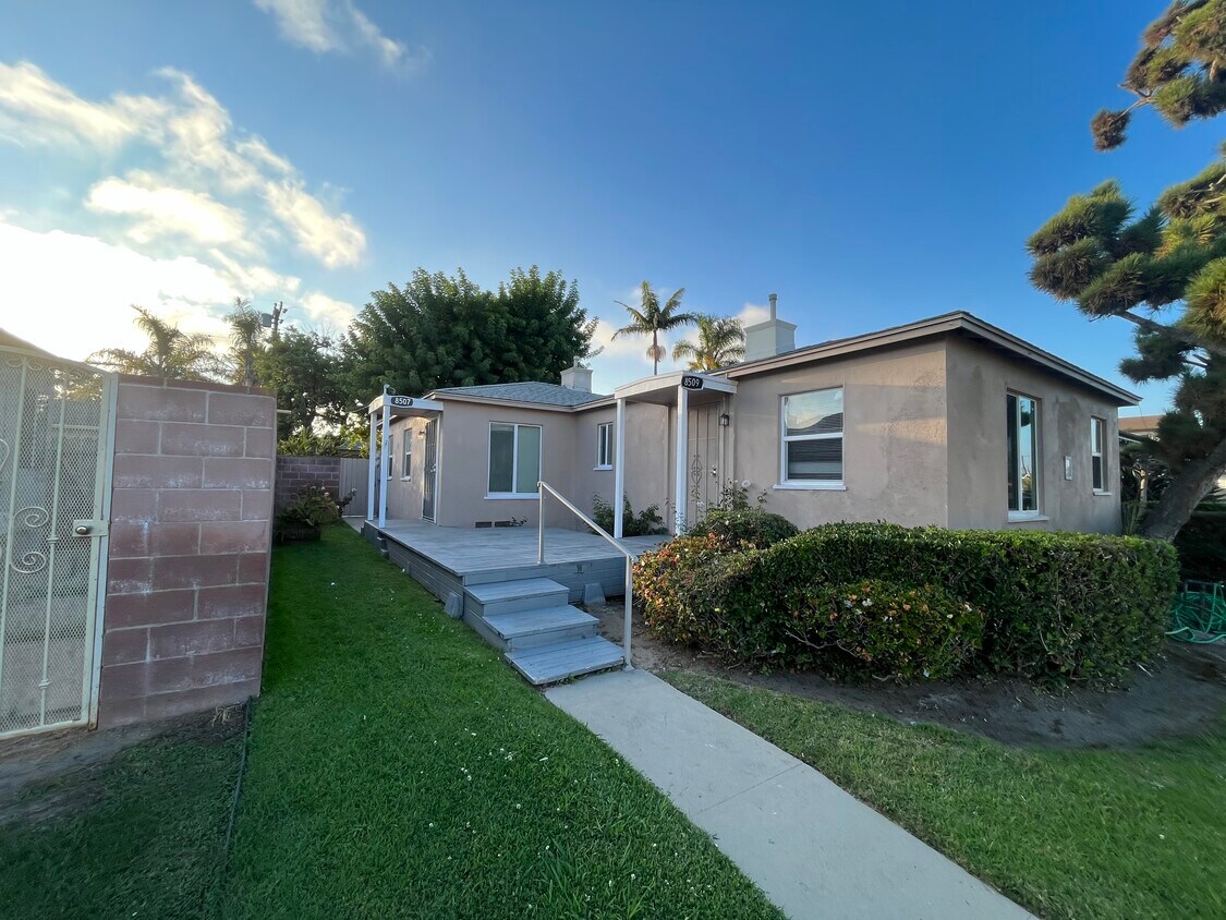 Foto del edificio - 8507 Lilienthal Ave