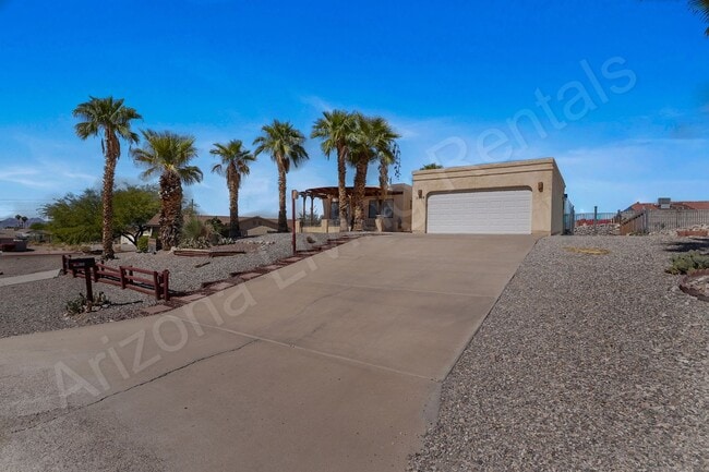 Building Photo - SPACIOUS 3 BEDROOM HOME
