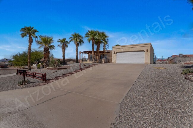 Foto del edificio - SPACIOUS 3 BEDROOM HOME
