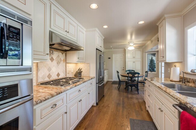 Building Photo - Entertainer's Dream in Willow Glen! 4 Bedroom 3 Bath Fully Upgraded Home with Stunning Backyard
