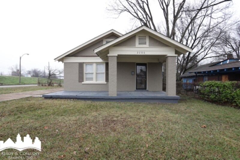 Primary Photo - 2286 Poe Ave