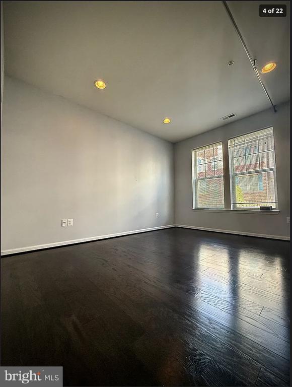 Foto del edificio - 2724 Downing Ln