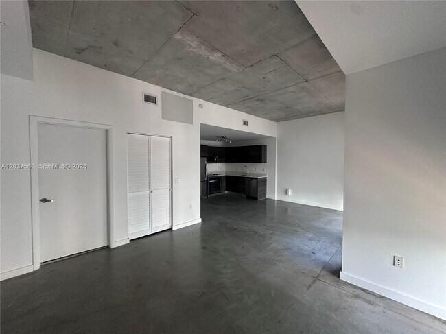 Foto del edificio - 151 SE 1st St