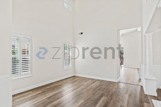 Building Photo - Unit