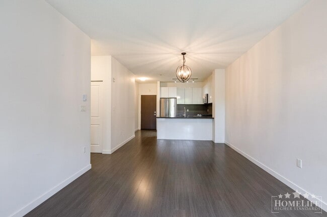 Photo du bâtiment - 15168-15133 33 Ave