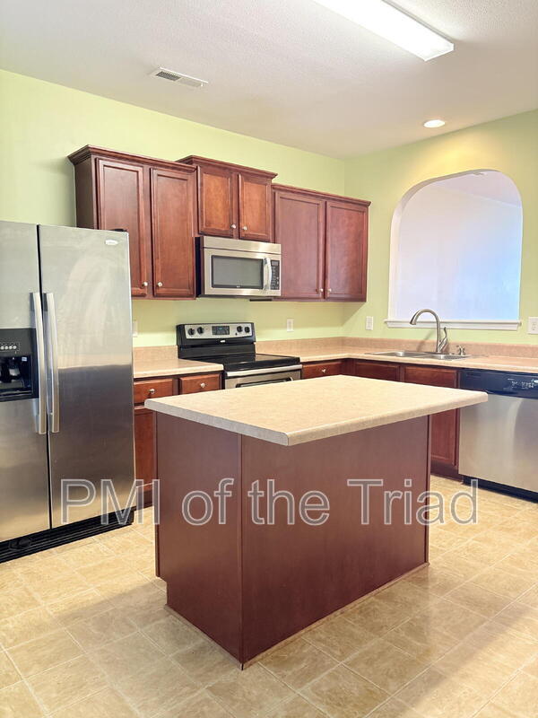 Foto del edificio - 5549 Farm House Trail