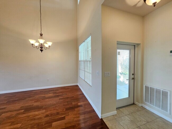 Foto del edificio - 3254 Arden Cir