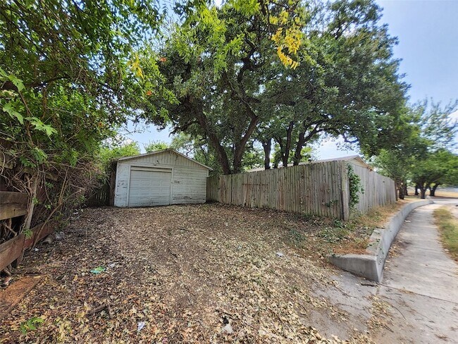 Building Photo - 558 Harrison Ln