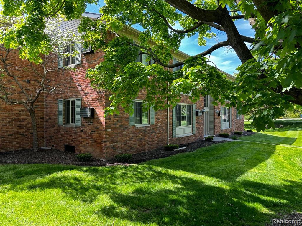 454 Romeo Rd Unit 215, Rochester, MI 48307 - Condo for Rent in ...
