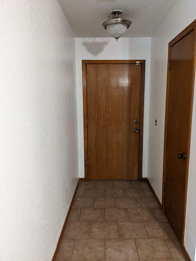 Foto del edificio - Great 3 Bed 2 Bath Home in Mustang Schools!