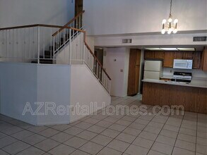 Building Photo - 609 E Mesquite Cir