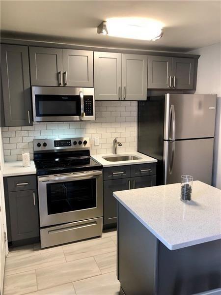 Foto del edificio - 112 Ardmore Pl NW