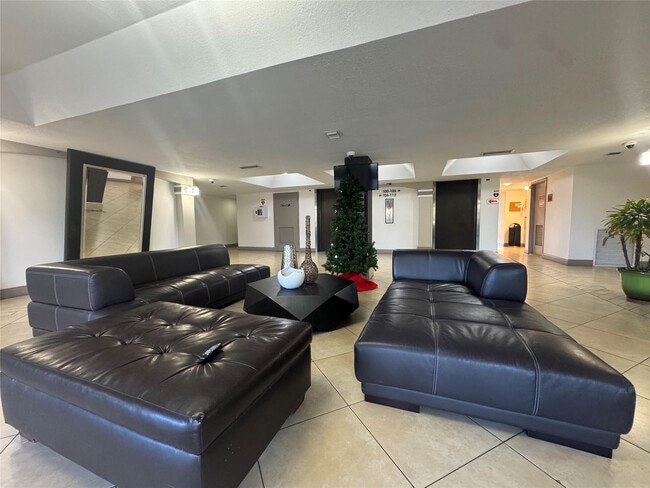 Foto del edificio - 701 NW 19th St