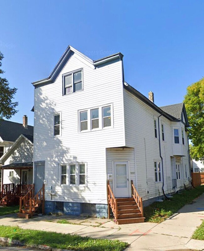 Front view of building - 2503 S 11th St